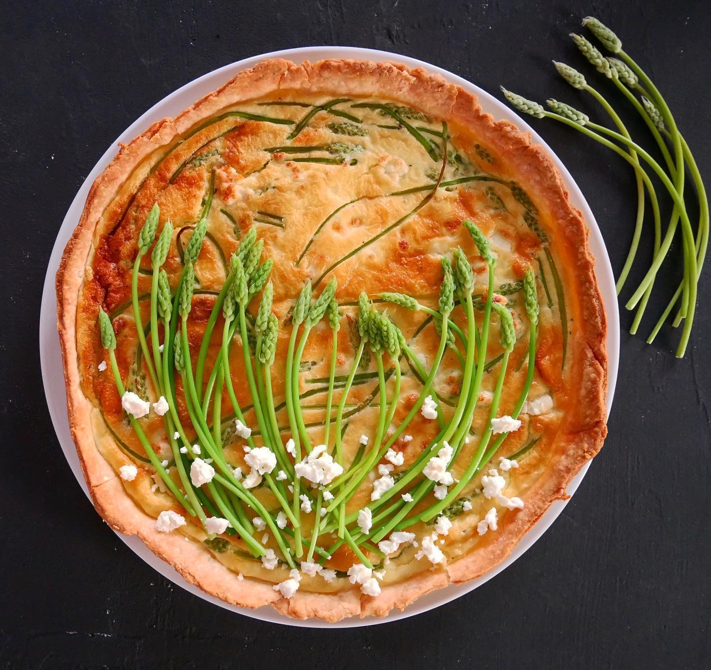 Tarte aux asperges sauvages et fêta Sainbio z